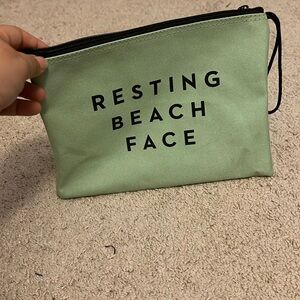 MILLY ✨ “Resting Beach Face” wet dry bag mint green zipper pouch‎